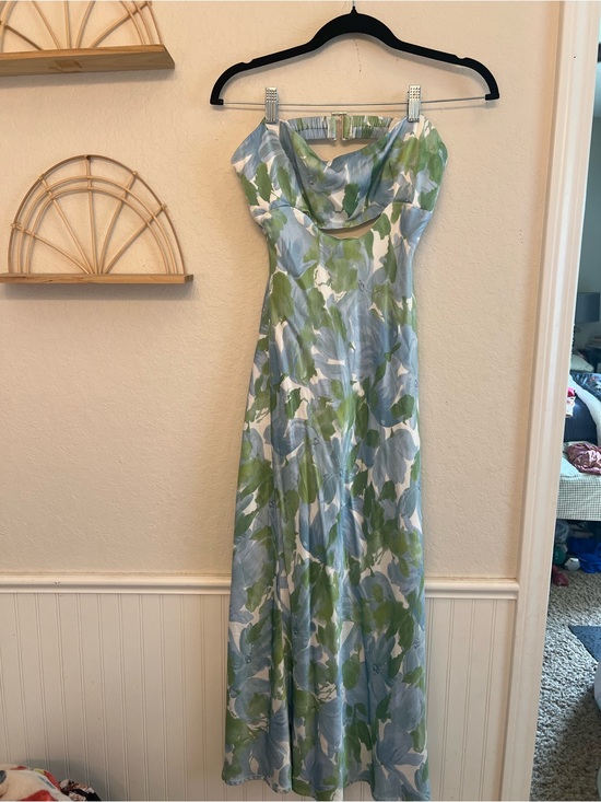 Astr Dresses & Skirts - Astr Strapless Maxi Dress in Green & Blue Floral